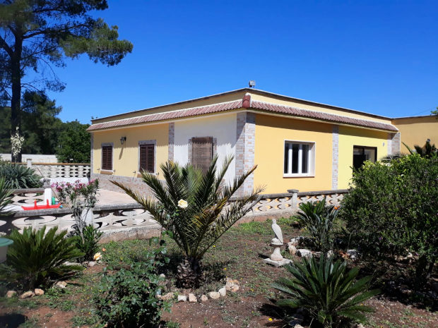 Haus mit groem Garten bei Tarent