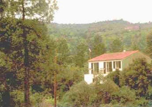 Ferienhaus mit groem Grundstck und Gstehaus