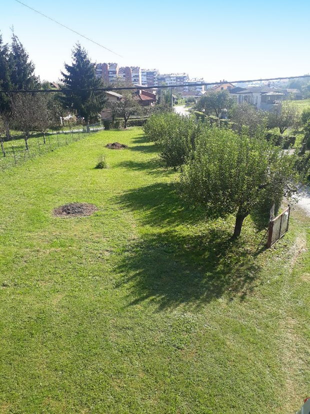 Grundstck in Westrichtung des Ferienhauses in Karlovac