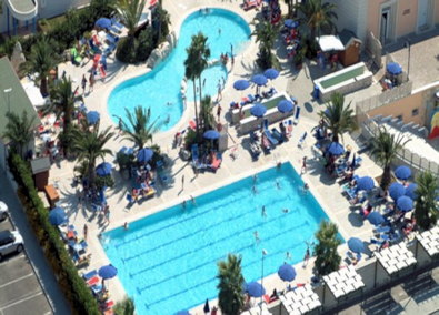 Pooldecks der Apartmentanlage