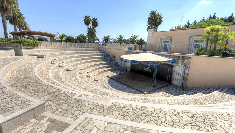 Amphitheater der Ferienanlage in Italien