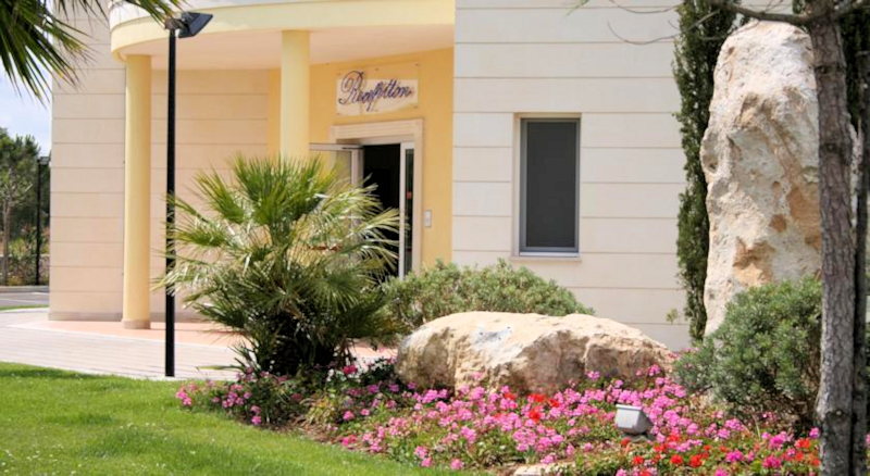 Rezeption der Ferienanlage in Sditalien