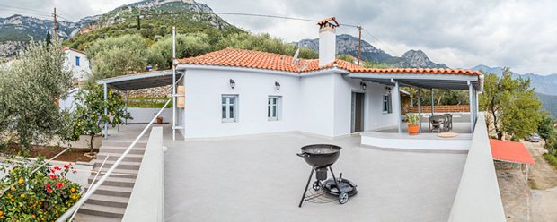 Villa mit Terrassen in Kyparissi Laconia