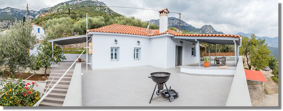 Ferienhaus in Kyparissi Laconia Griechenland kaufen vom Immobilienmakler