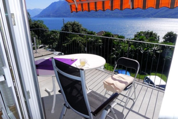 Balkon vom Apartment in Brissago