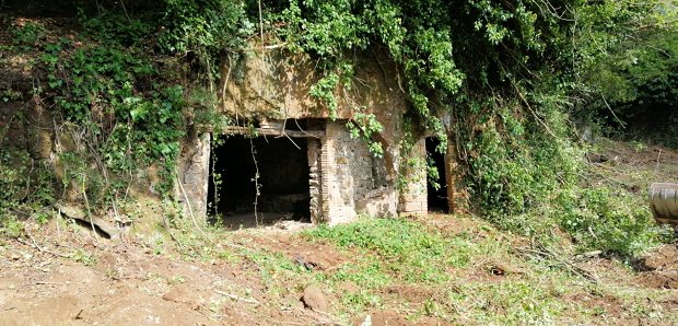 Gewlbekeller zum Bauernhaus in Umbrien