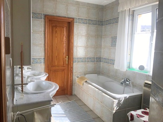 Badezimmer vom Einfamilienhaus Badezimmer vom Einfamilienhaus