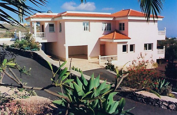 Einfamilienhaus bei Arona auf Teneriffa zum Kaufen Einfamilienhaus bei Arona auf Teneriffa zum Kaufen