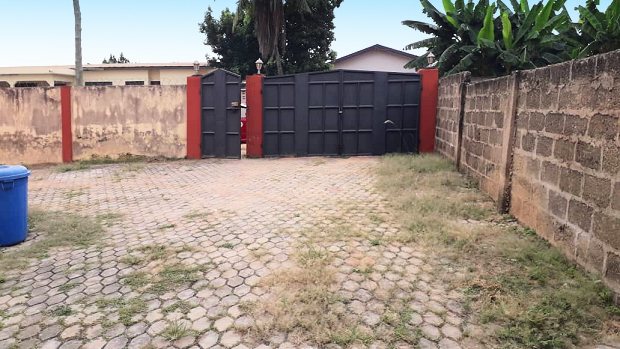 Grundst�ck vom Wohnhaus