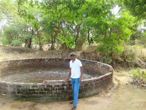 Wasserbehlter auf dem Farmland Farm in Sri Lanka