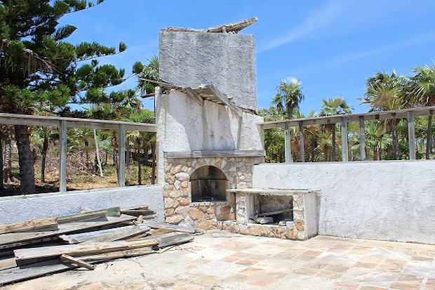 Hausreste zum Umbau Ausbau oder Abriss auf Long Island