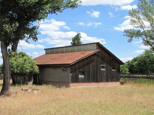 Pferdestall mit Pferdeboxen