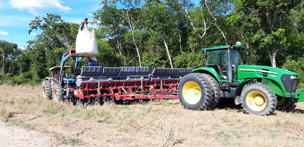 eigene Futterproduktion der Rinderfarm