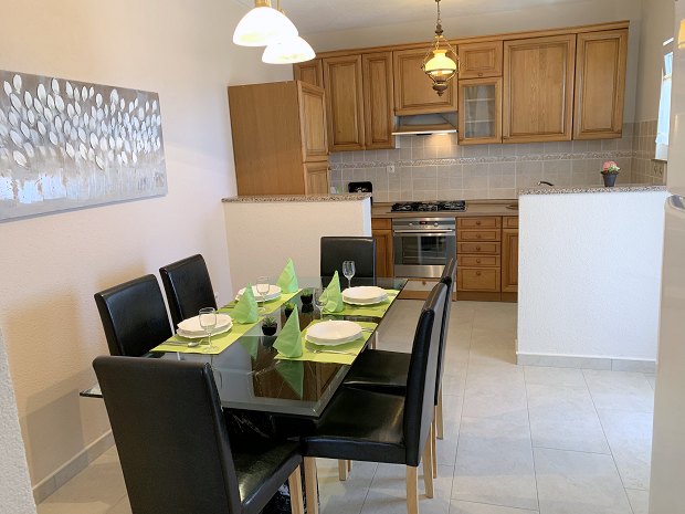 Küche und Essbereich im Ferienhaus Küche und Essbereich im Ferienhaus