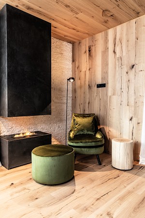 offenes Kaminfeuer im Wohnhaus