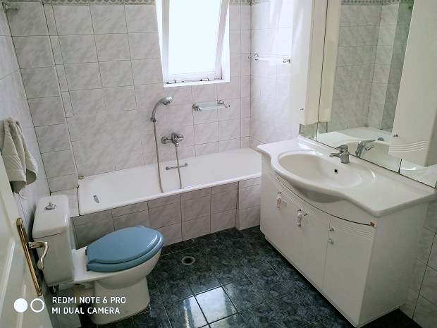 Bad der Wohnung in Athen Varkiza