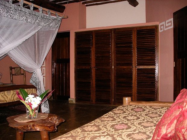 Einbauschrnke im Schlafzimmer des Wohnhauses in Galu Beach Kenia