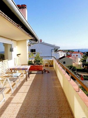 oberer Balkon vom Wohnhaus mit Meerblick