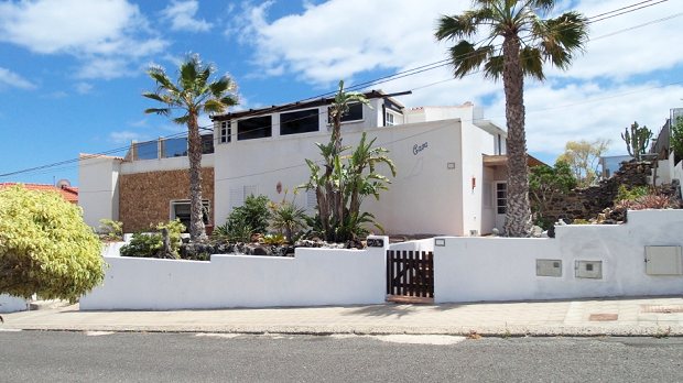 Wohnhaus auf der Insel Fuerteventura mit Gstewohnungen