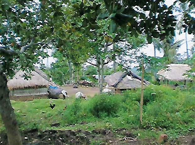 Dorf auf Lombok oberhalb vom Baugrundstck