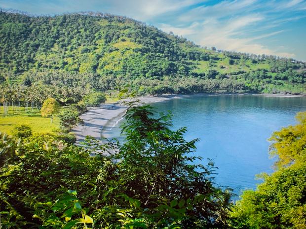 Meer und Strand unweit vom Baugrundst�ck in Senggigi Lombok