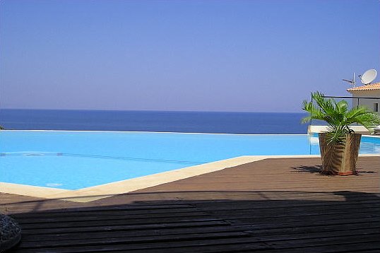 Villa am Meer und mit Pool auf Kreta