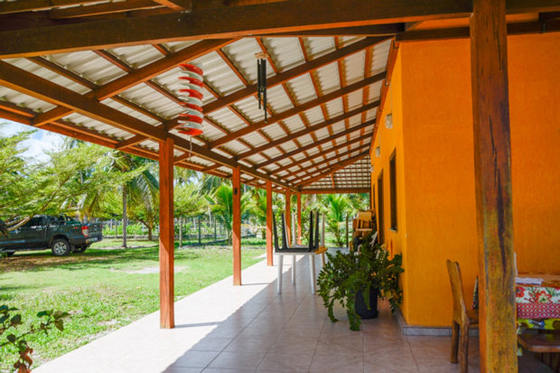 groe Terrasse vom Wohnhaus