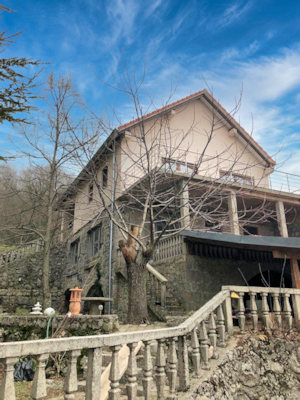 Einfamilienhaus mit Terrasse in Budva Einfamilienhaus mit Terrasse in Budva