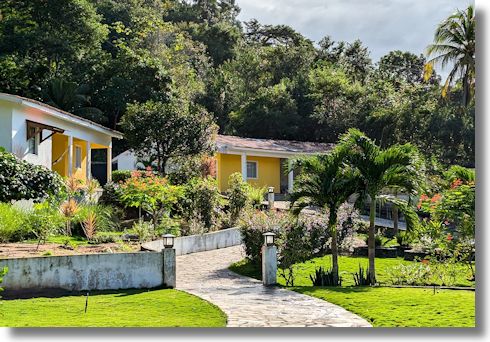 H�user mit Granja in Brasilien zum Kaufen