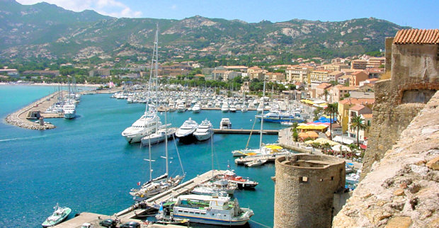Calvi Yachthafen unweit vom Apartment