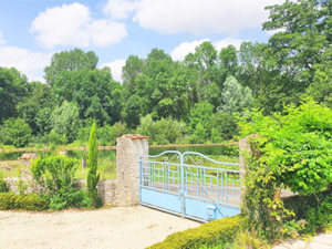 Einfahrt zum Grundstück des Ferienhauses Einfahrt zum Grundstück des Ferienhauses