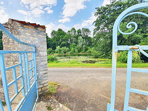 Eingangstor zum Grundstück des Einfamilienhauses Eingangstor zum Grundstück des Einfamilienhauses