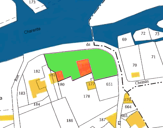 Grundstück vom Einfamilienhaus Ferienhaus am Fluss in Frankreich Grundstück vom Einfamilienhaus Ferienhaus am Fluss in Frankreich