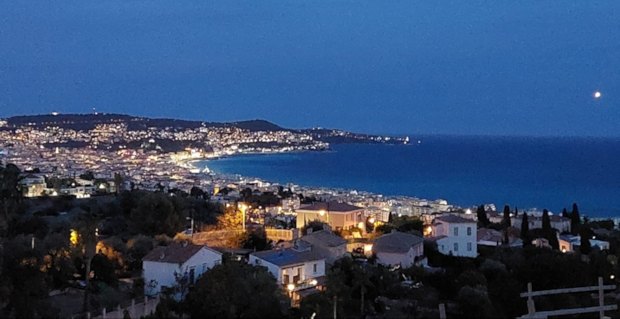 Nizza am Abend