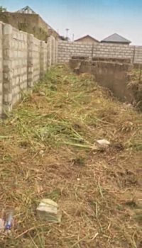 ummauertes Grundst�ck in Ashalaja Greater Accra