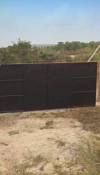 Tor zum Grundst�ck