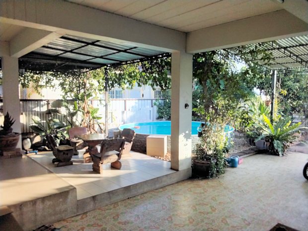 überdachte Terrasse vom Einfamilienhaus überdachte Terrasse vom Einfamilienhaus