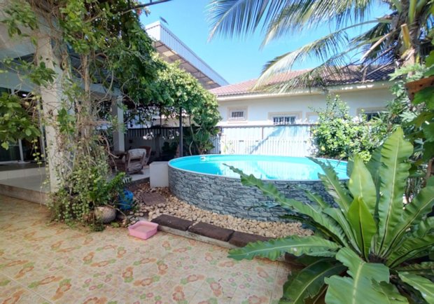 Pool des Einfamilienhauses in Udon Thani Pool des Einfamilienhauses in Udon Thani