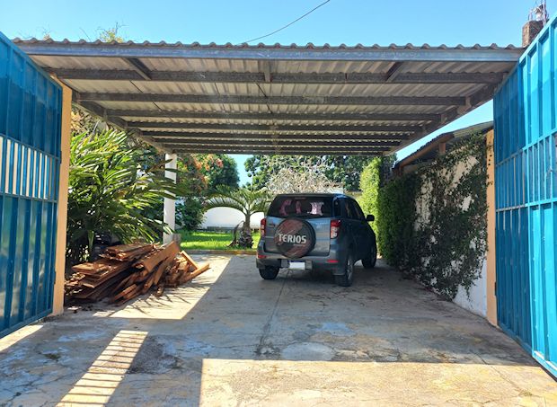 Carport vom Wohnhaus