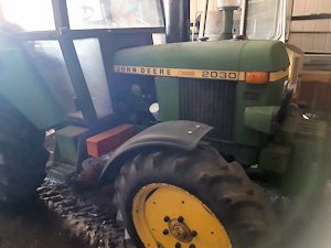 Traktor vom Gehft