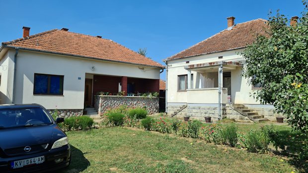 Huser fr Beschftigte der Apfelplantage