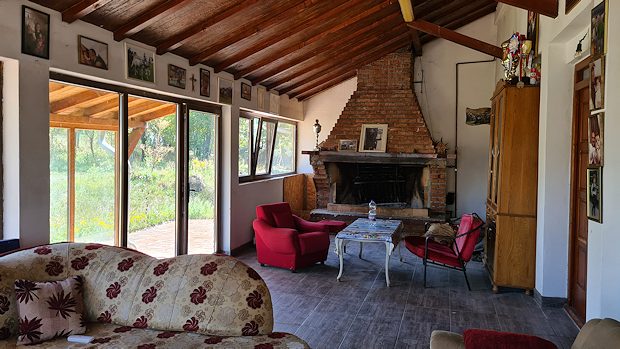 Reithaus zum Pferdestall der Blaubeerplantage