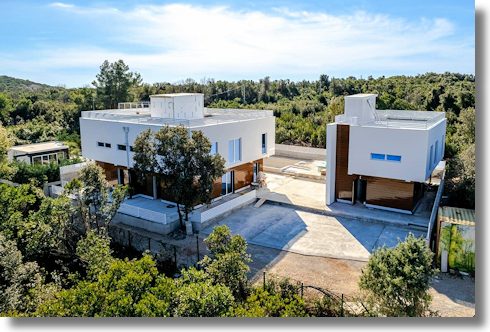 Villa nah dem Meer Adria in Montenegro zum Kaufen