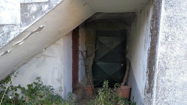 Eingang zum Keller des Hauses