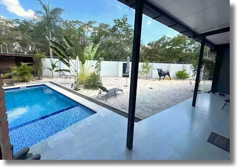 Haus mit Pool in San Bernardino Paraguay zum Kaufen