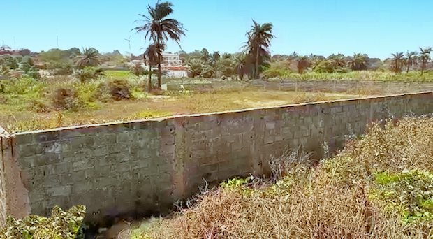 Grundst�ck in Batokunku