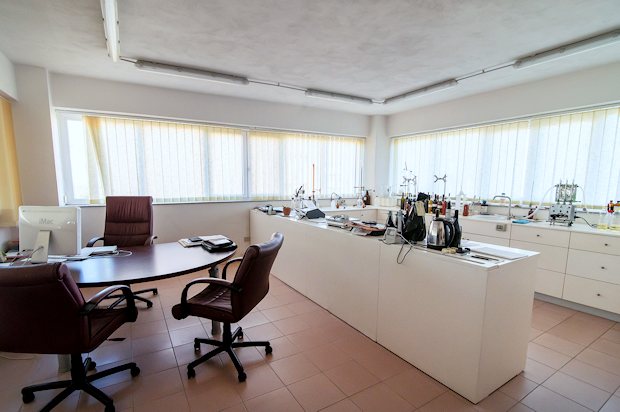 Pr�fraum der Weinkelterei in Italien