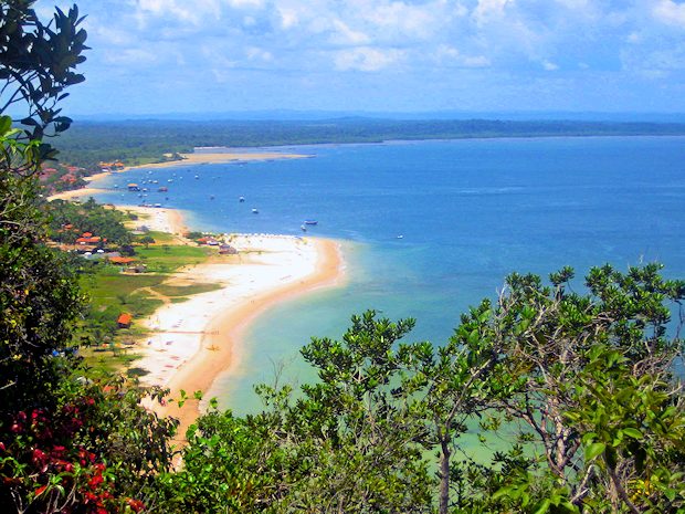 Ausblick von den Baugrundstcken auf den Strand und das Meer