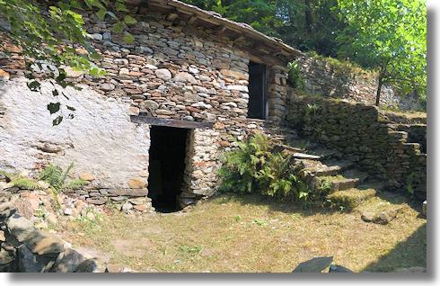 Natursteinhaus Rustico in Falmenta der Gemeinde Valle Cannobina Piemont Italien