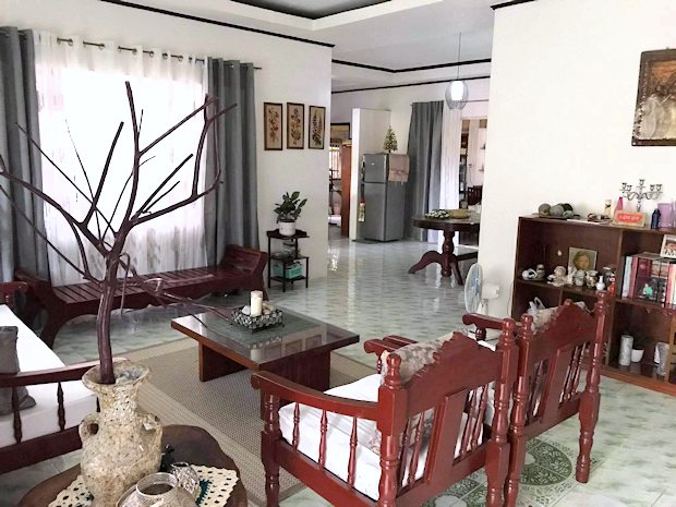 Wohnzimmer der Villa auf Panay